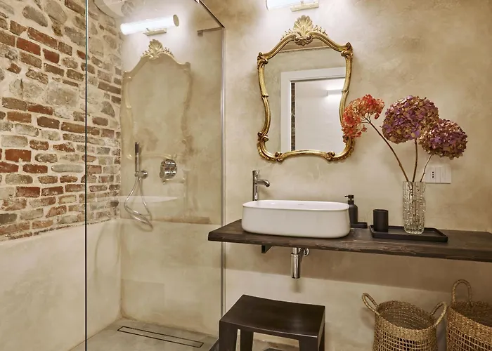 Casa Giuliana, Con Giardino Privato E Parcheggio - Le Dimore Del Centro 빌라 *