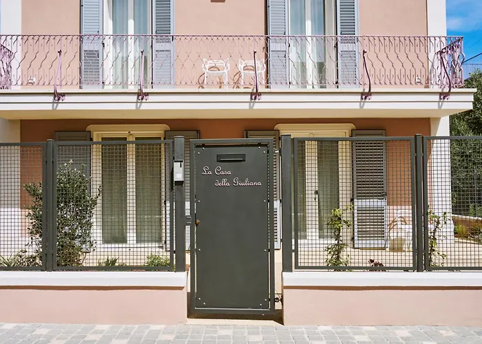 Casa Giuliana, Con Giardino Privato E Parcheggio - Le Dimore Del Centro