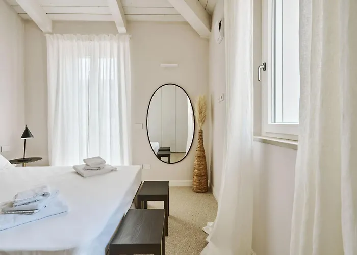 Casa Giuliana, Con Giardino Privato E Parcheggio - Le Dimore Del Centro 빌라